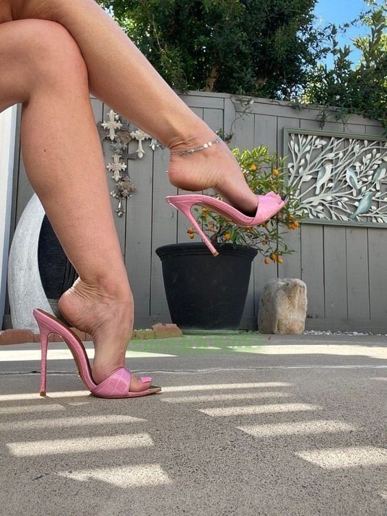 Feminine and Unique Super High Heels Summer Black Gold Red Metal Thin High Heels
