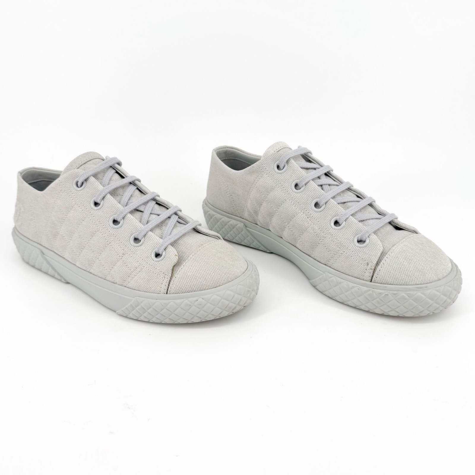 Chanel Quilted Low Top Denim Sneakers Size 39 US 8-9 Blue Gray Canvas CC