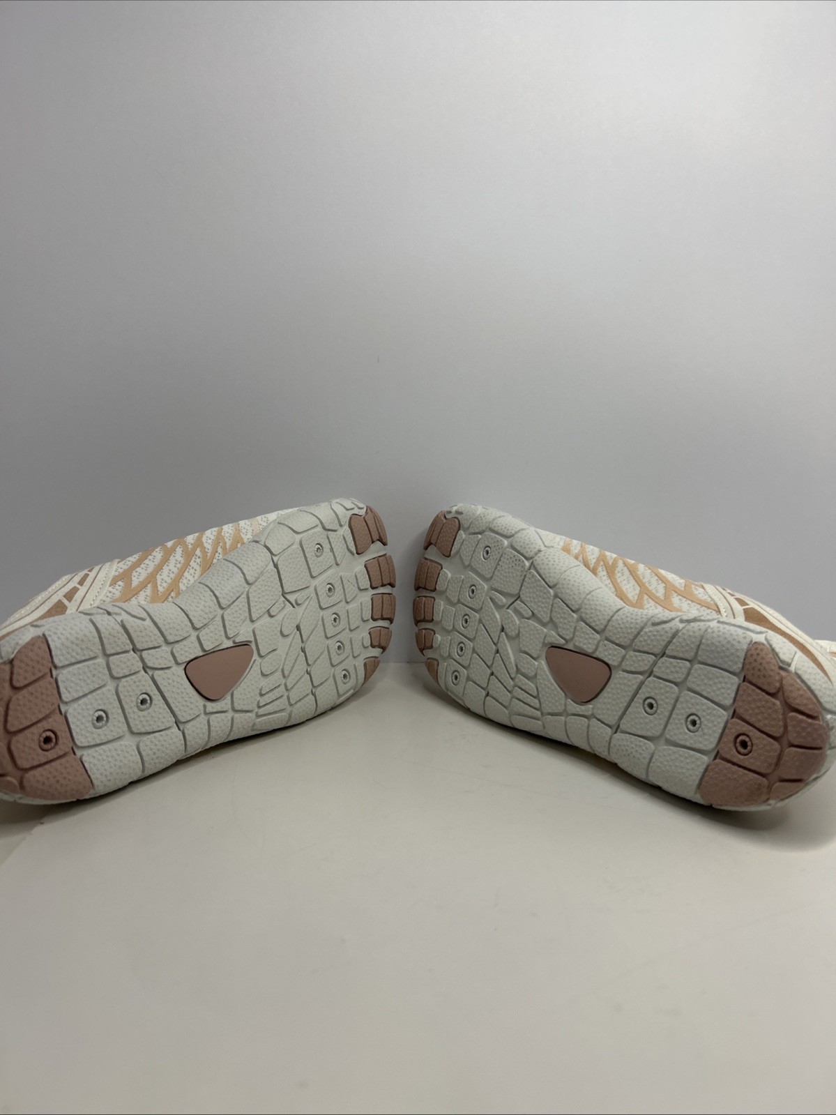 Hike Footwear Lorax Pro barefoot shoes White And Tan Size 6.5/36