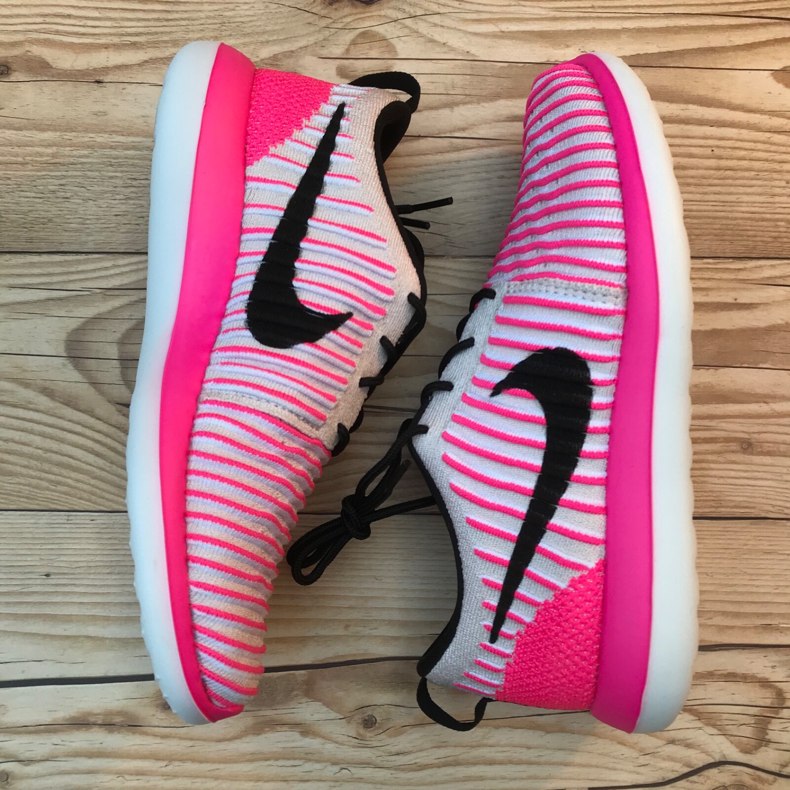 *New* Nike Roshe Two Flyknit Pink White & Black Select-a-Size