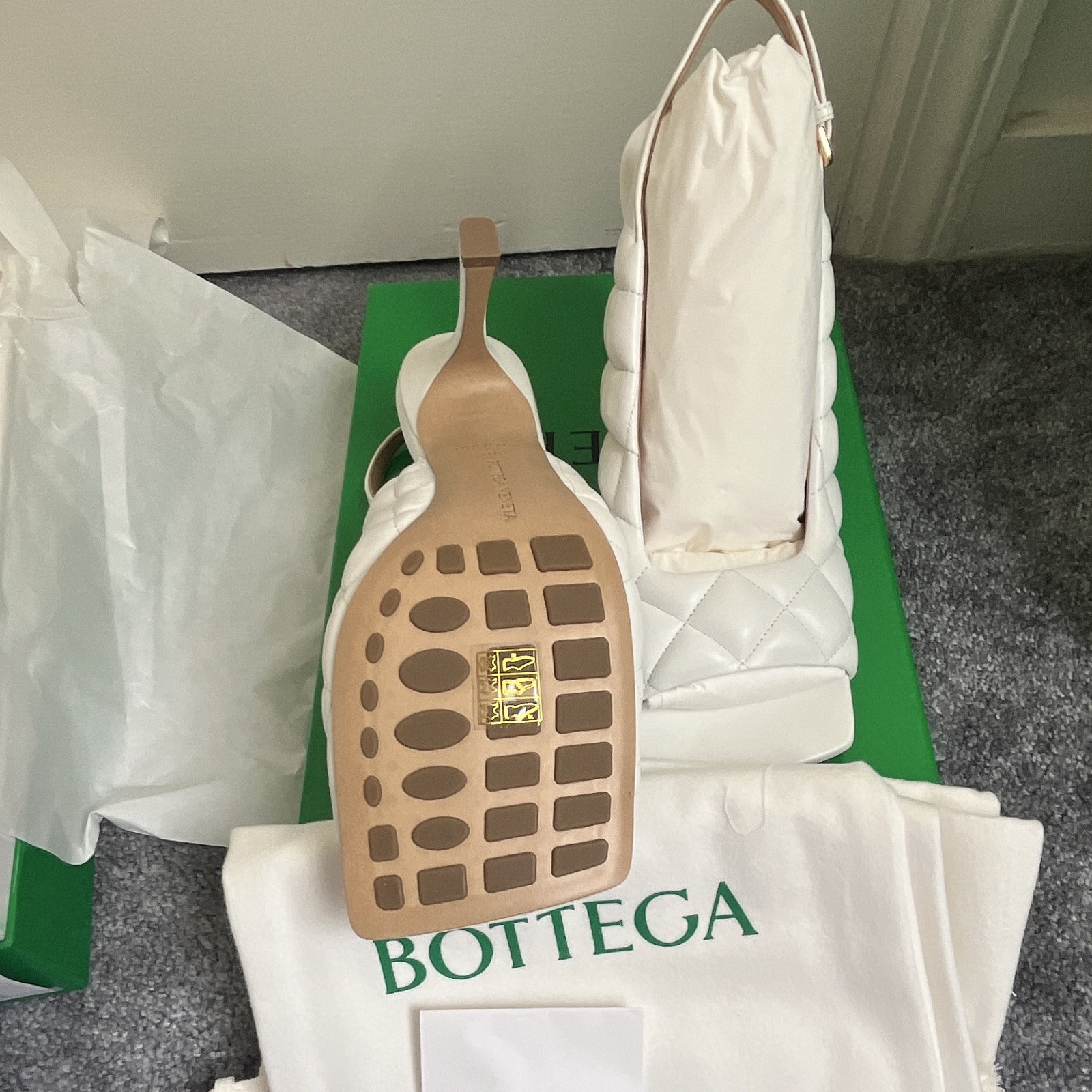 Bottega Veneta Women’s White Leather Quilted Padded Slingback Heels EU39 US9