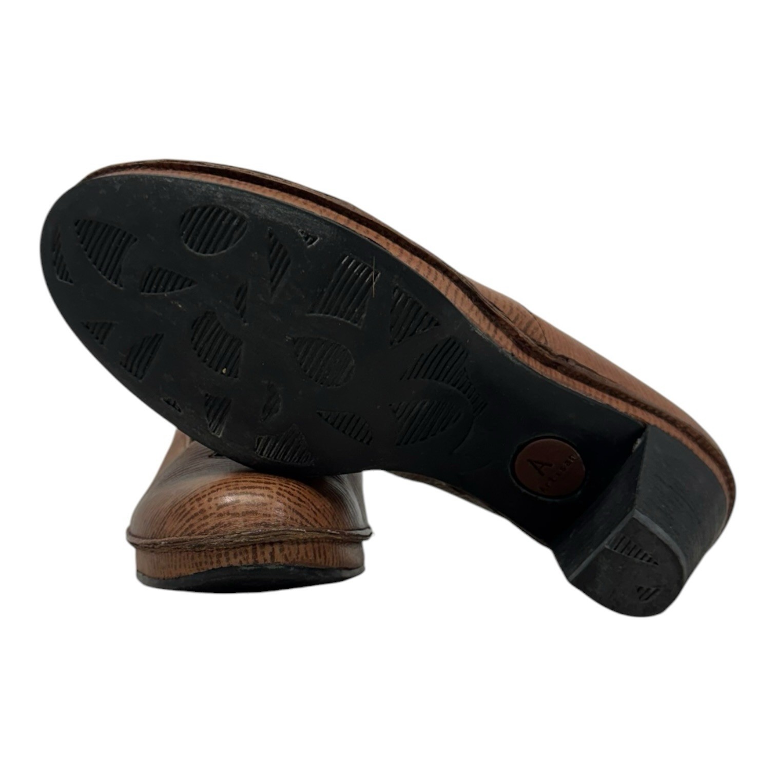 CLARKS ARTISAN Womens 9.5 Embossed Leather T Strap Pumps Maryjane Heels 73872