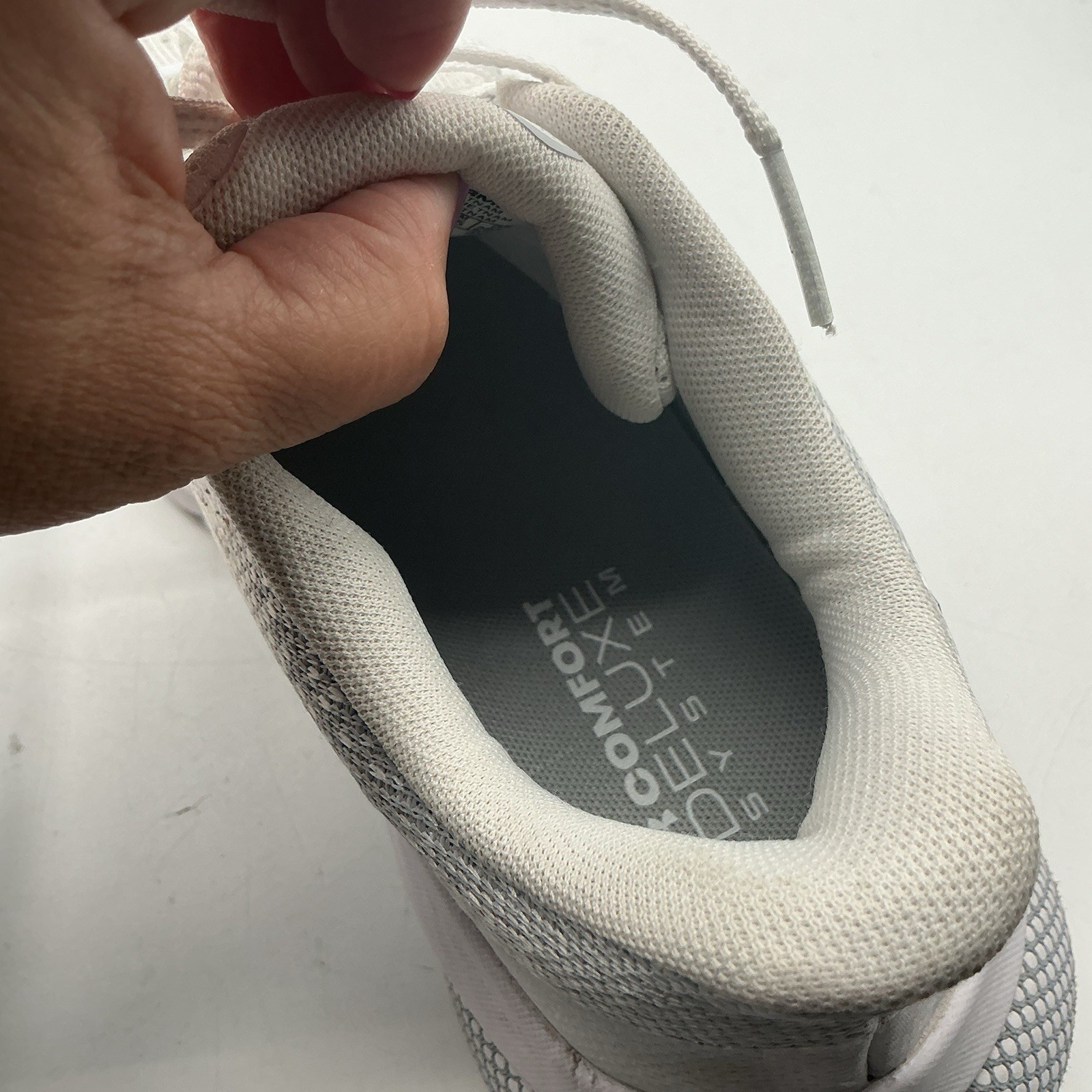 Under Armour HOVR Machina 3 Clone Women’s Size 8.5 White Gray Running Shoes