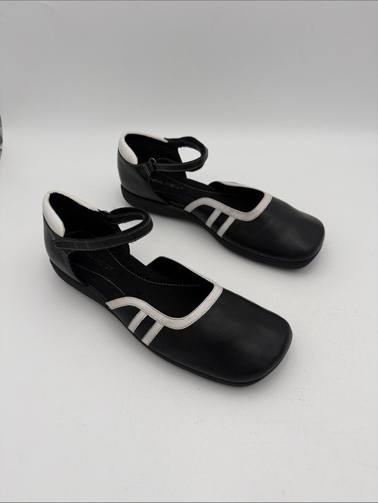 Vintage nine Wes Black White Mary Jane Flat Shoes women 10M Y2K gothic retro