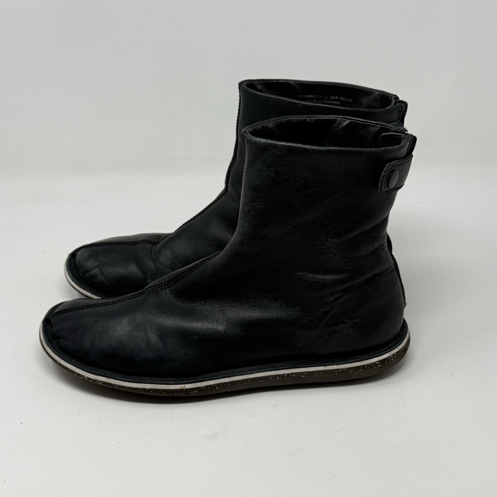 Camper Beetle Boots Womens 8.5 EU 39 Black Leather Hipster Bohemian Minimalist