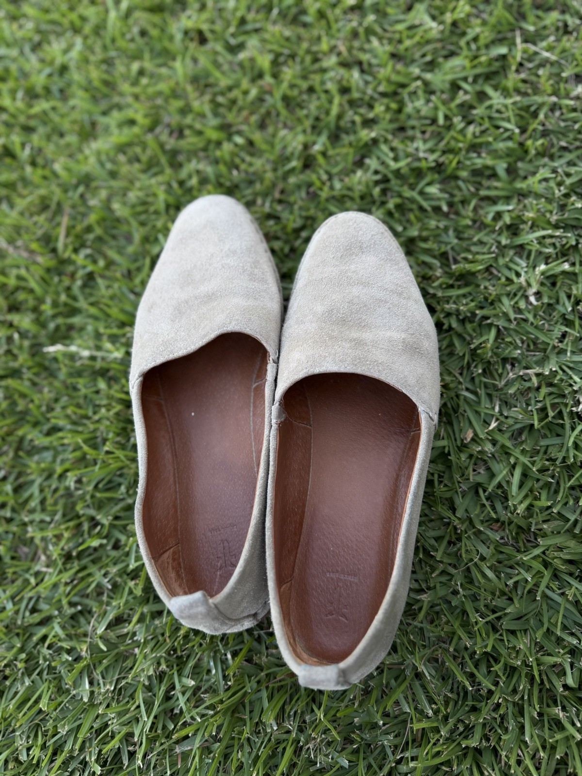 Frye Women’s Beige Suede Slip-On Flats Solid Round Toe US 7.5
