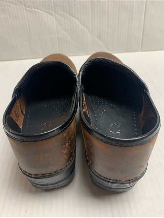Dansko Professional Oiler Leather Comfort Clogs Distressed Brown Size 38/8