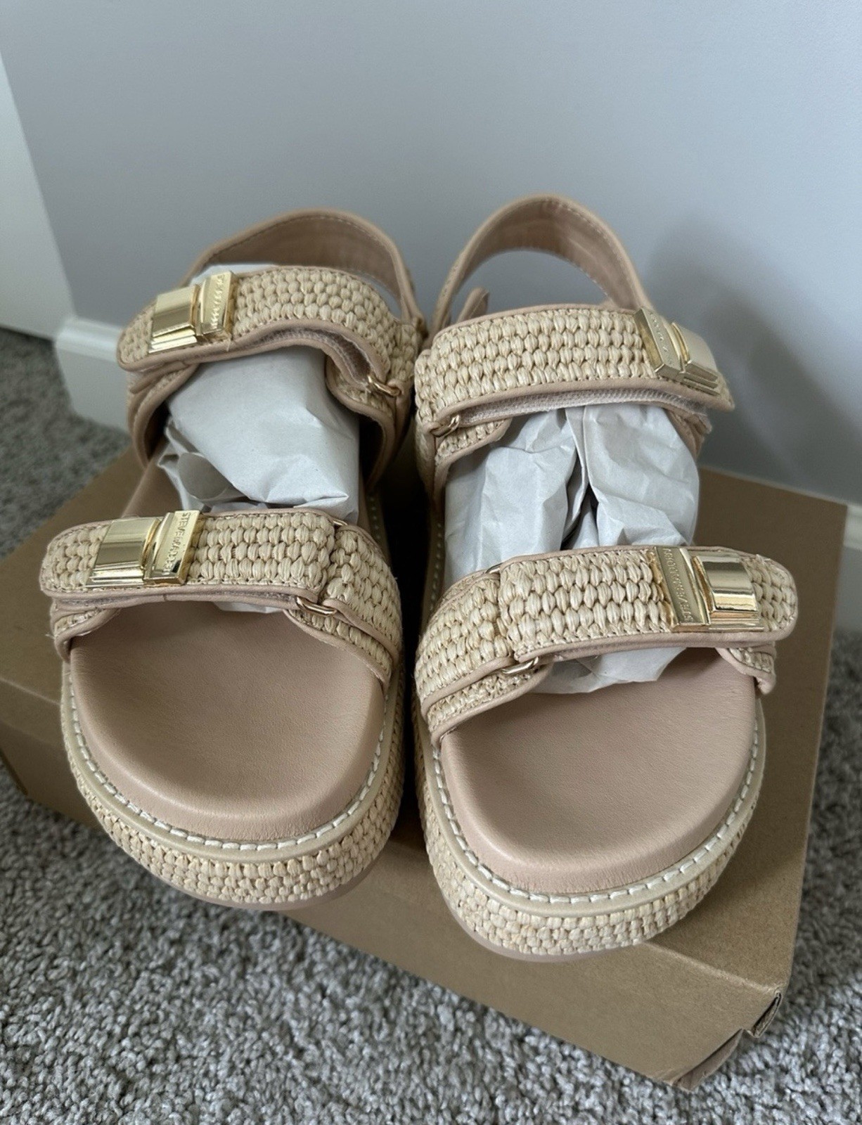 Steve Madden Women’s 9.5 Beige Raffia Platform Sandals Hook & Loop Straps