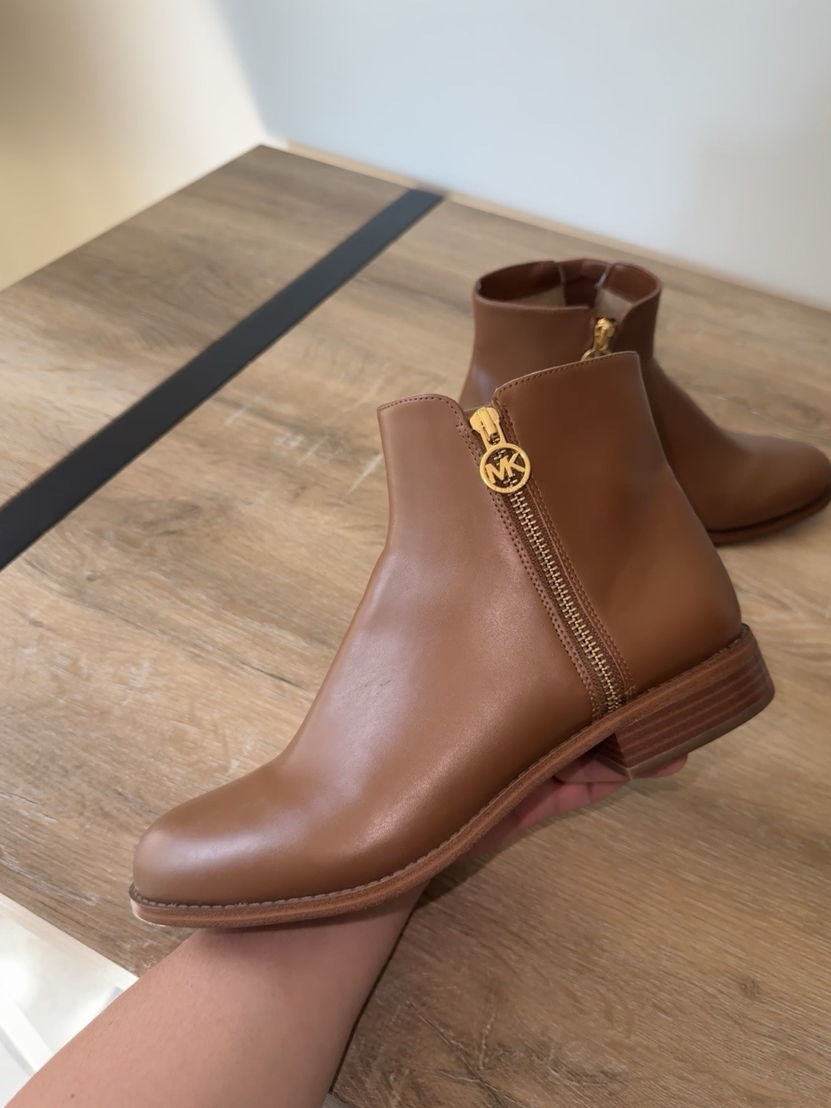 Michael Kors Britt Ankle Boots Luggage Brown Leather Size 9M NWOT Chelsea Boot