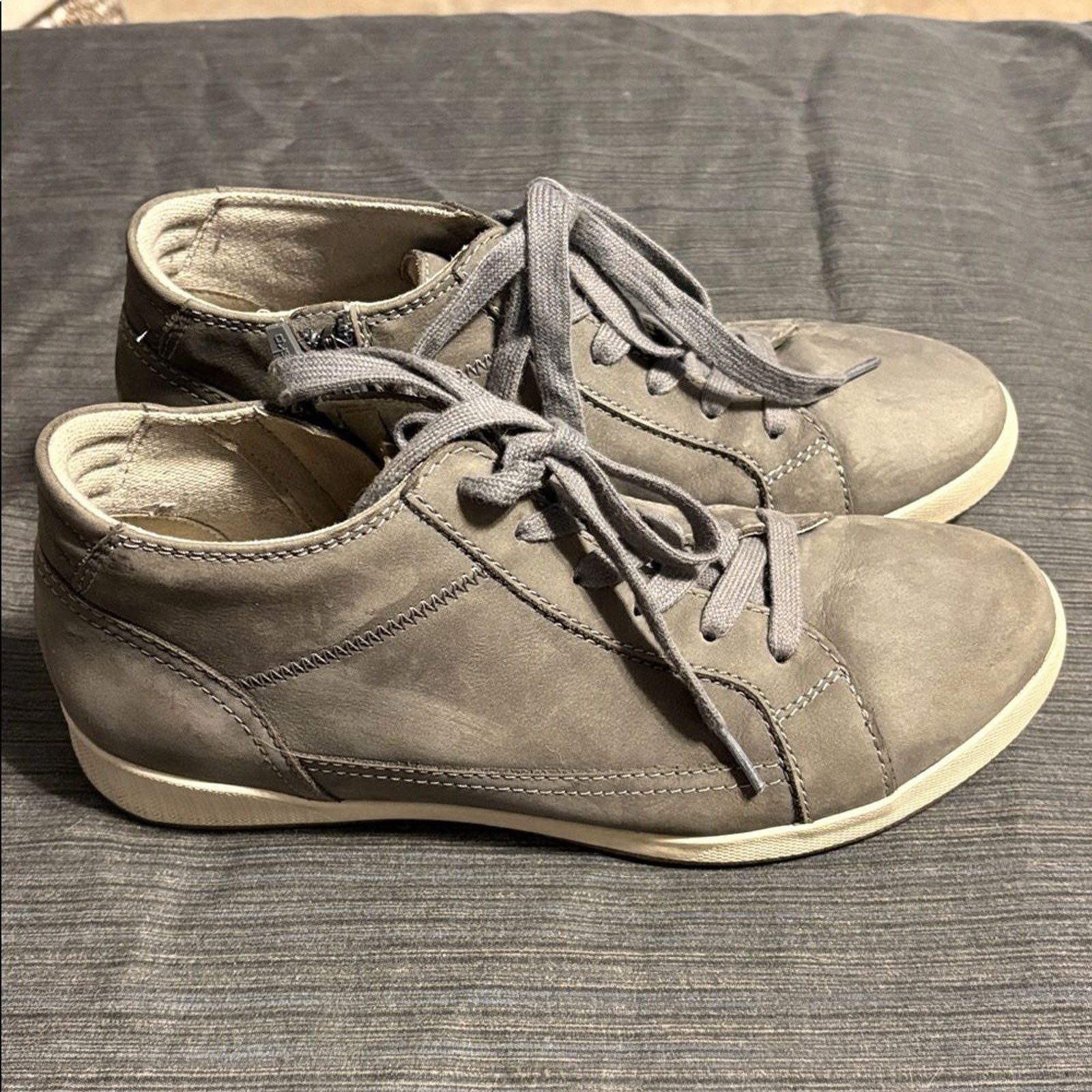 Dansko Women’s Onyx Sneaker – Slate (Gray) Milled Nubuck