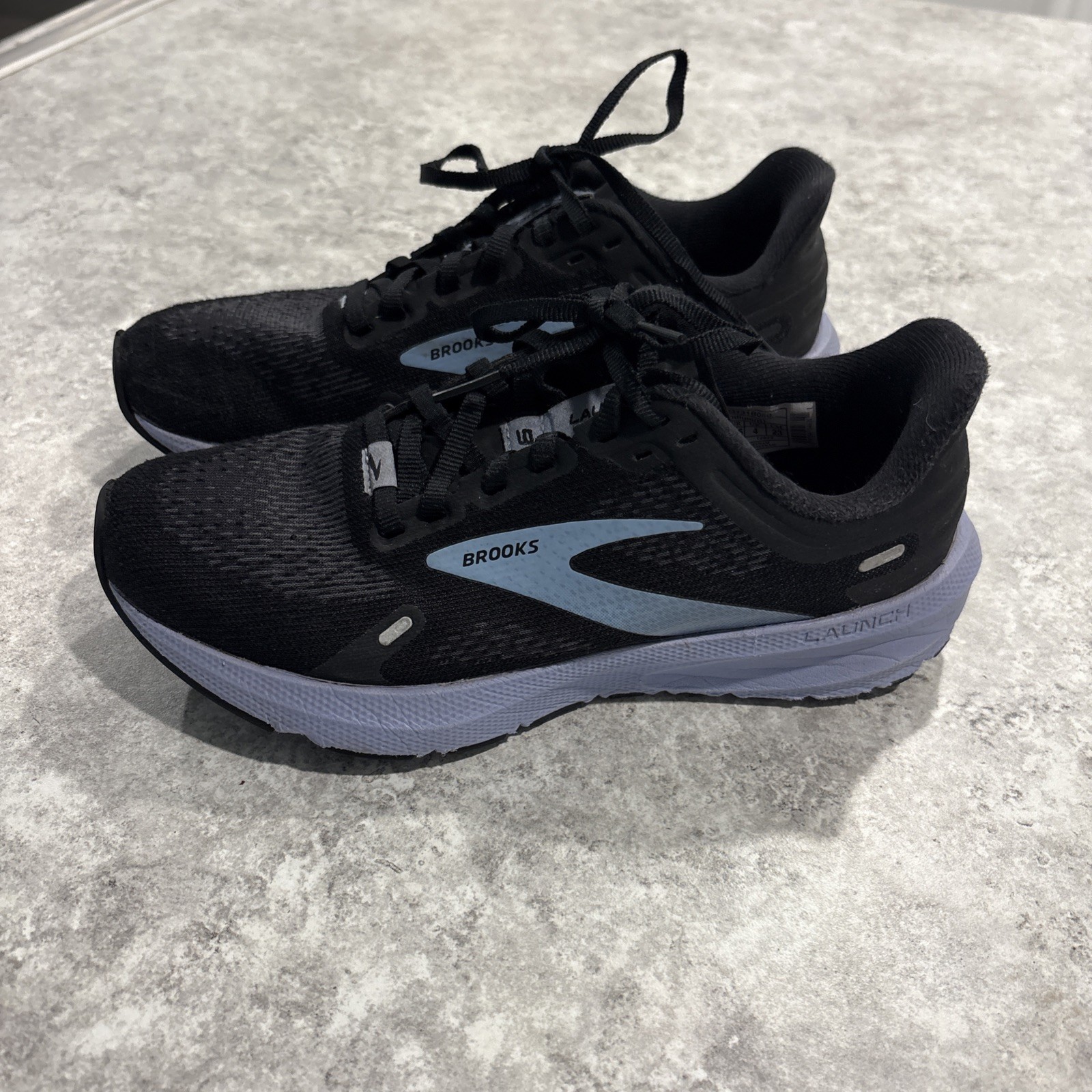 Brooks Launch Woman’s 6 Shoes Running Walking Sneaker Black Blue 1203731B060
