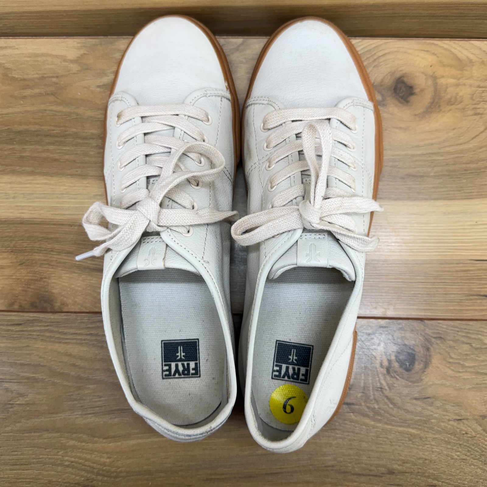 FRYE Gia Low Lace Up Sneakers Womens 9 M Cream Leather Casual Travel Boho Walk