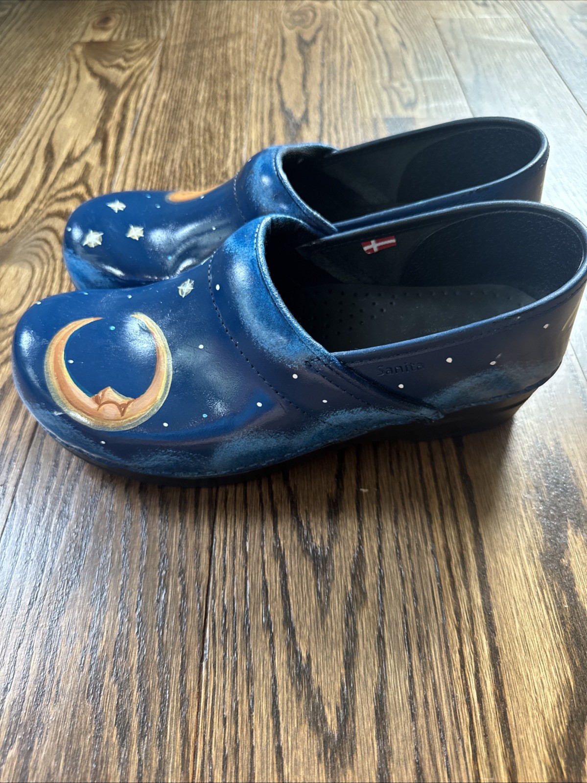 Sanita Moon Stars Hand Painted Danish Clogs Size 40 Blue Leather EUC