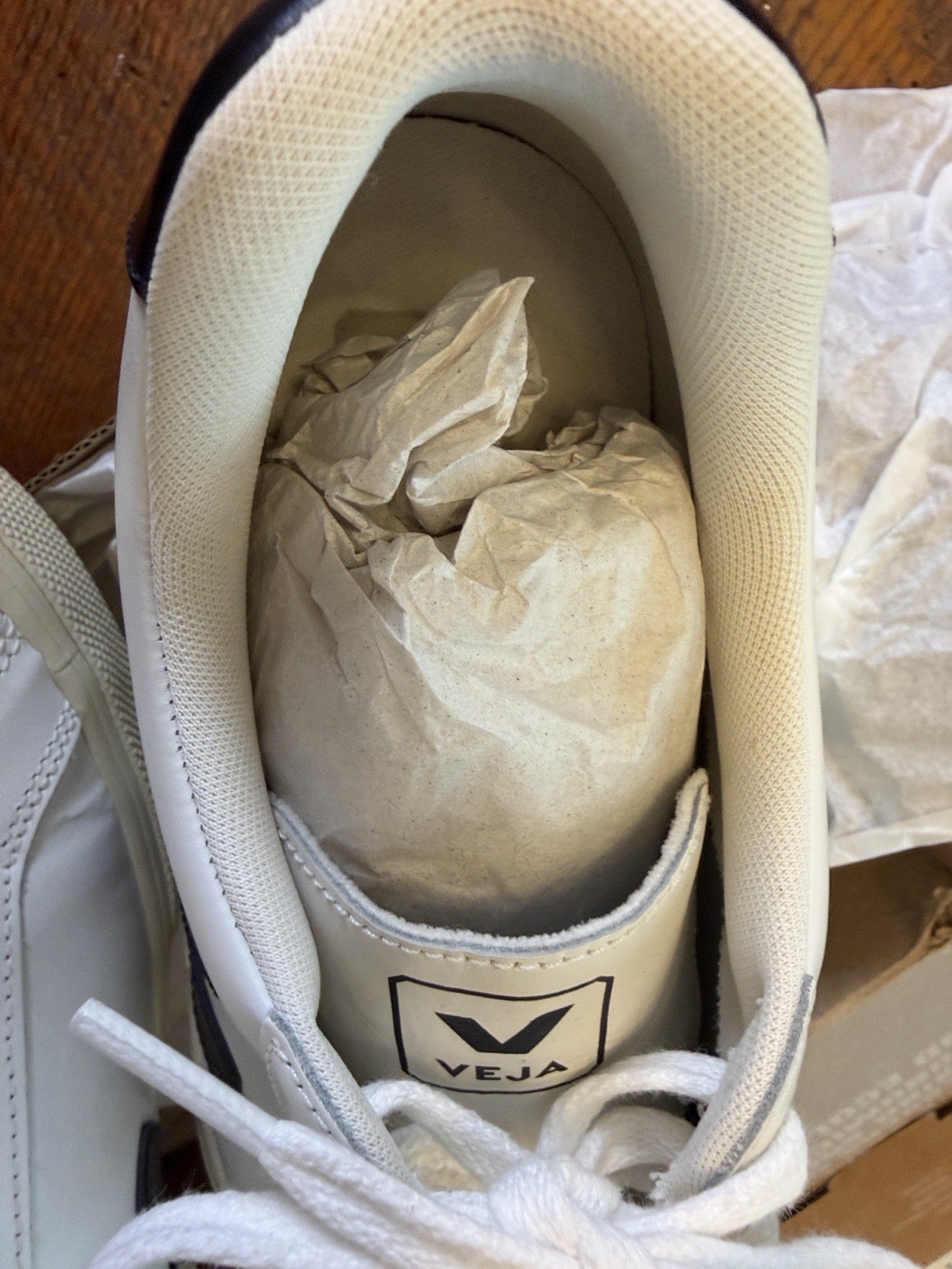 Size 8 – Veja Esplar Leather White Black W