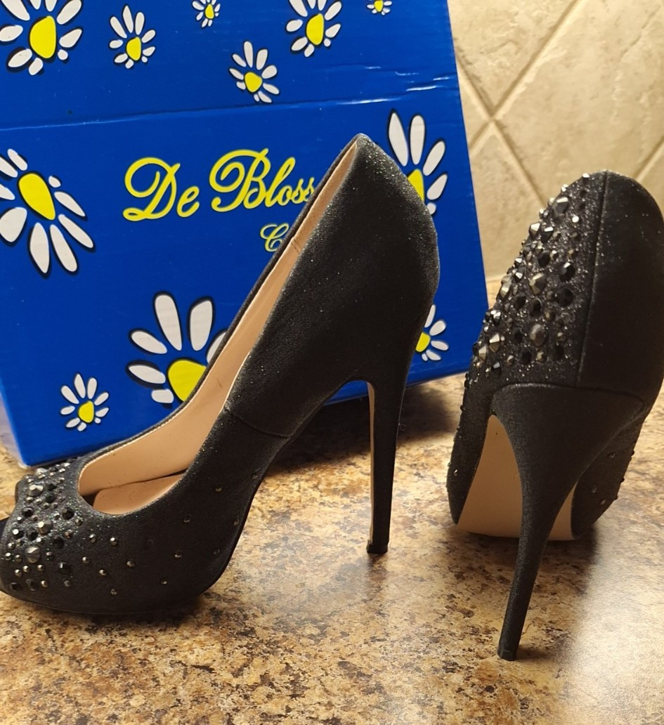 De Blossom black sparkly high heels size 6.5 with rhinestones Worn Once!!!!