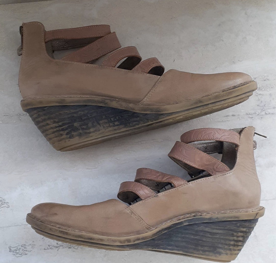 OTBT Biker Wedge Mary Janes Rounded Toe 100% Leather Size 11 Back Zip