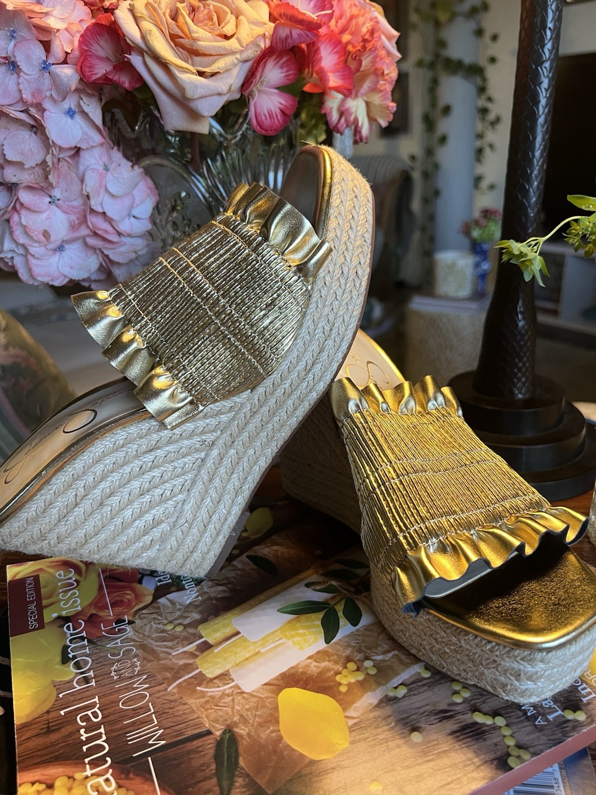 Jessica Simpson Serilda Gold Ruffled Smocked Espadrille Wedge Sandals Sz 8.5M