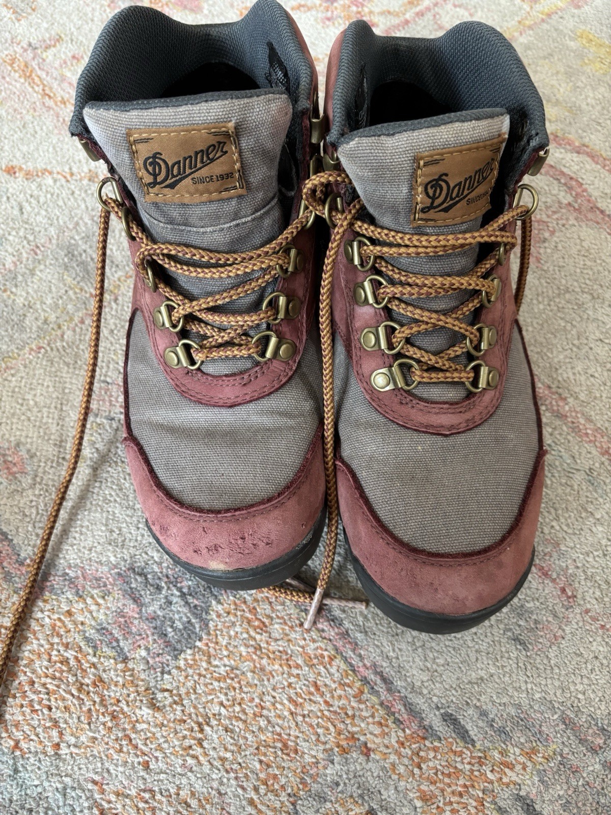 Danner Jag Women’s Hiking Boots Maroon And Tan Size 7.5