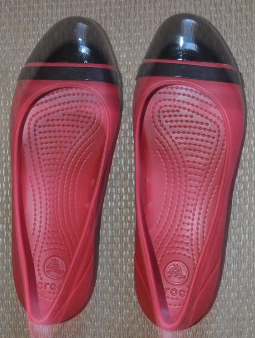 Crocs 12300 Cap Toe Slip On Ballet Flats Red Black Pointed Toe Sz 7