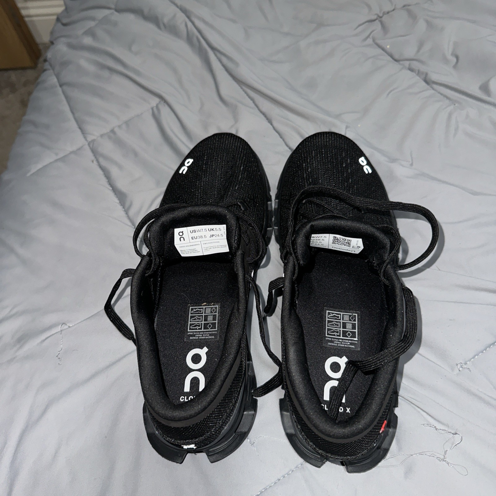 On Cloud Cloudflyer Running Shoes Womens 7.5 Black