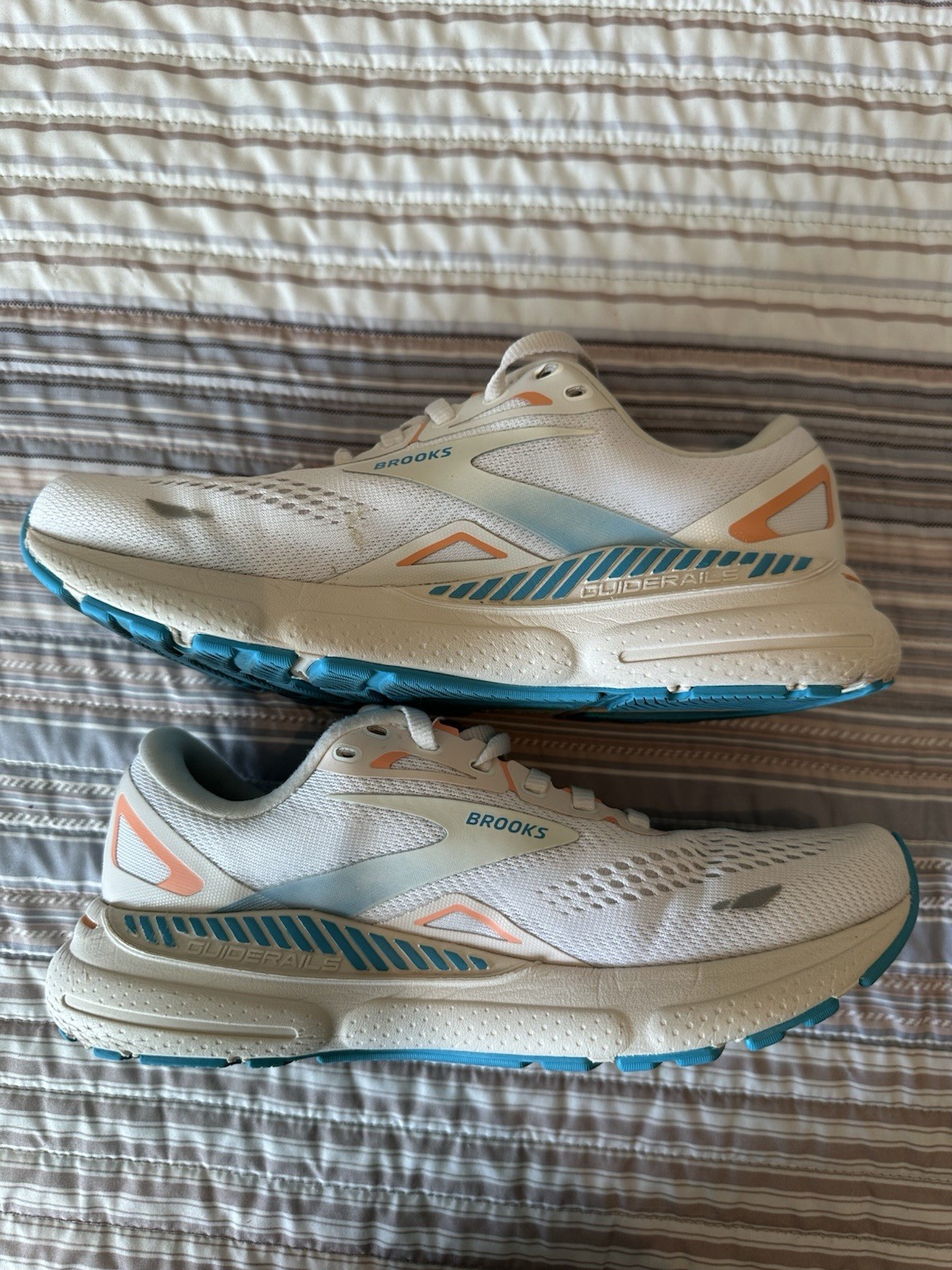 Brooks Womens Running Shoes Size 8 Beige Orange Blue Cushion