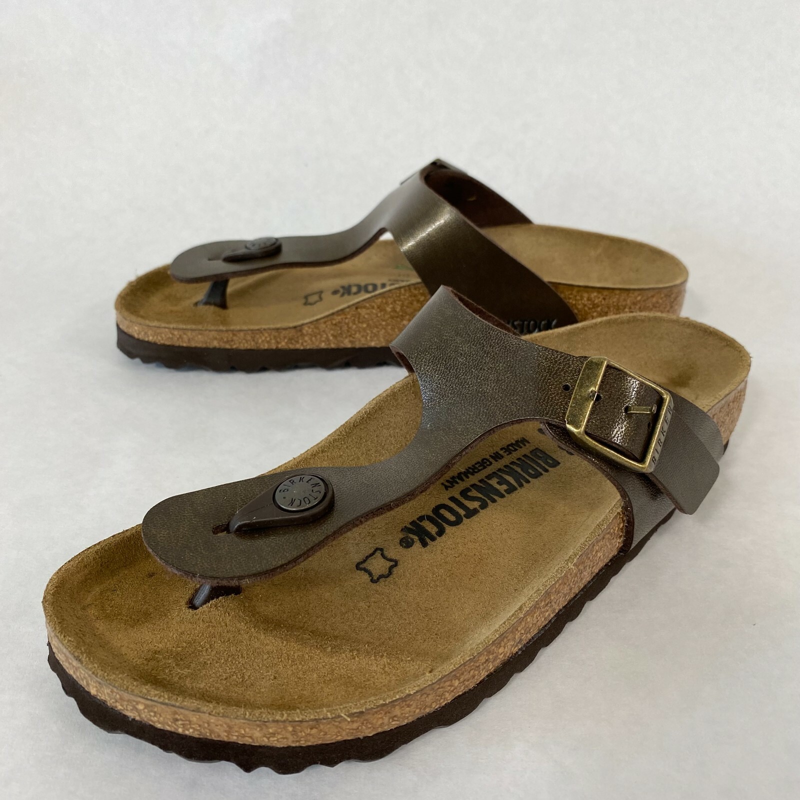 New With Box Birkenstock Gizeh Golden Brown Regular – Select Size
