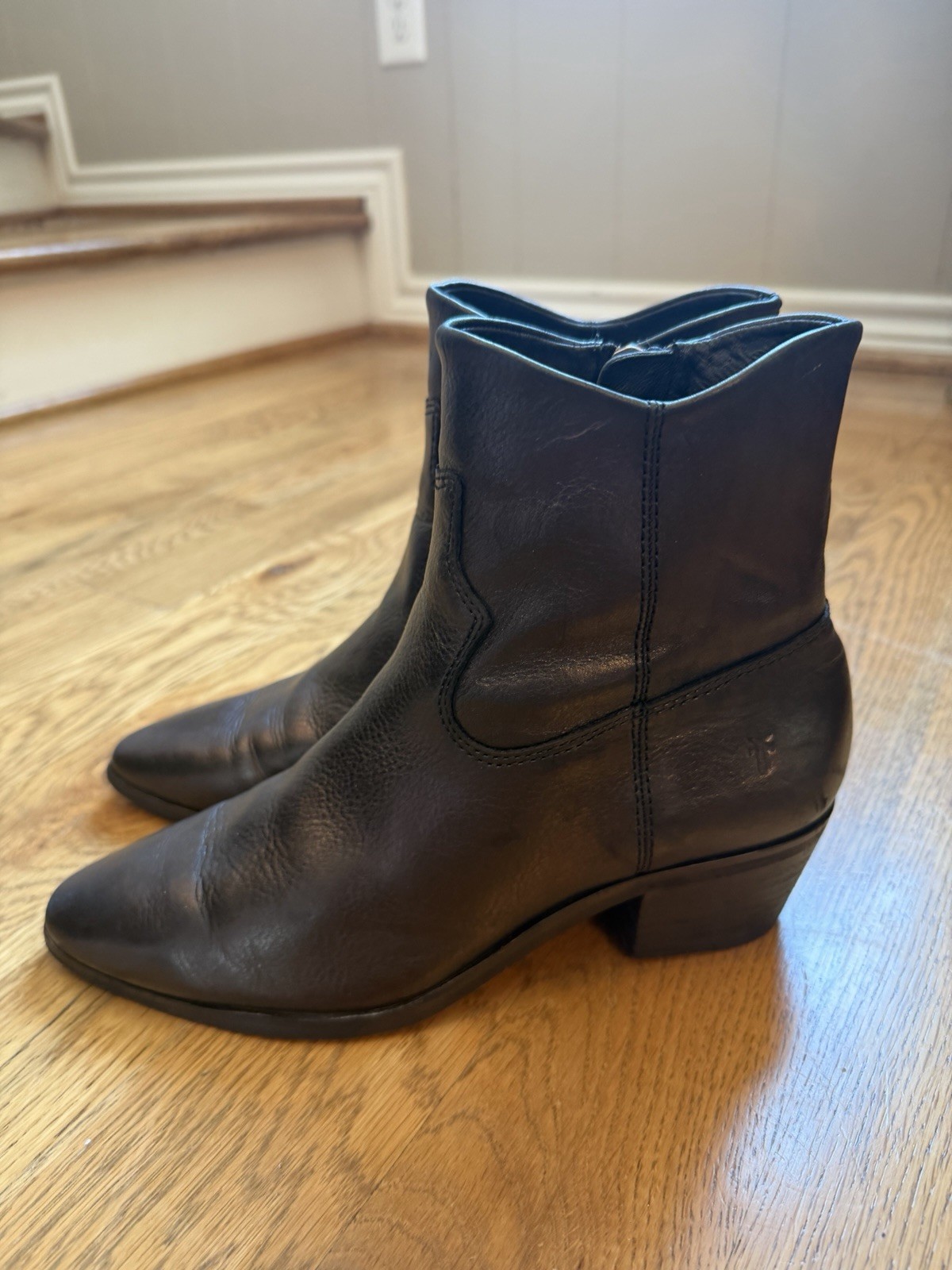 Frye Women’s Short Leather Booties Black-Size: 7.5M Block Heel Zip Up
