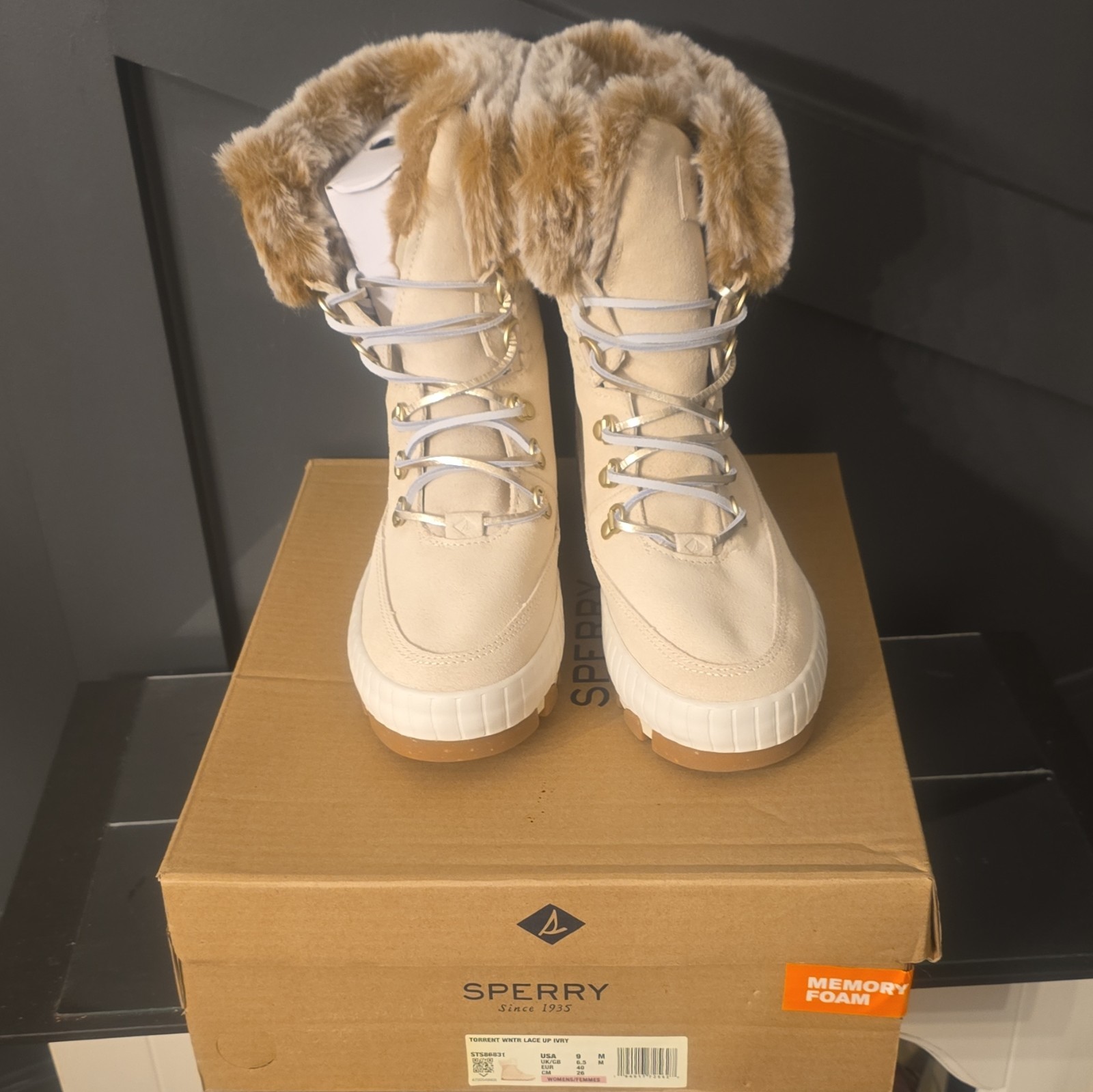 Sperry Torrent Women’s Beige Lace-Up Ankle Snow Boots Faux Fur Trim Sz 9