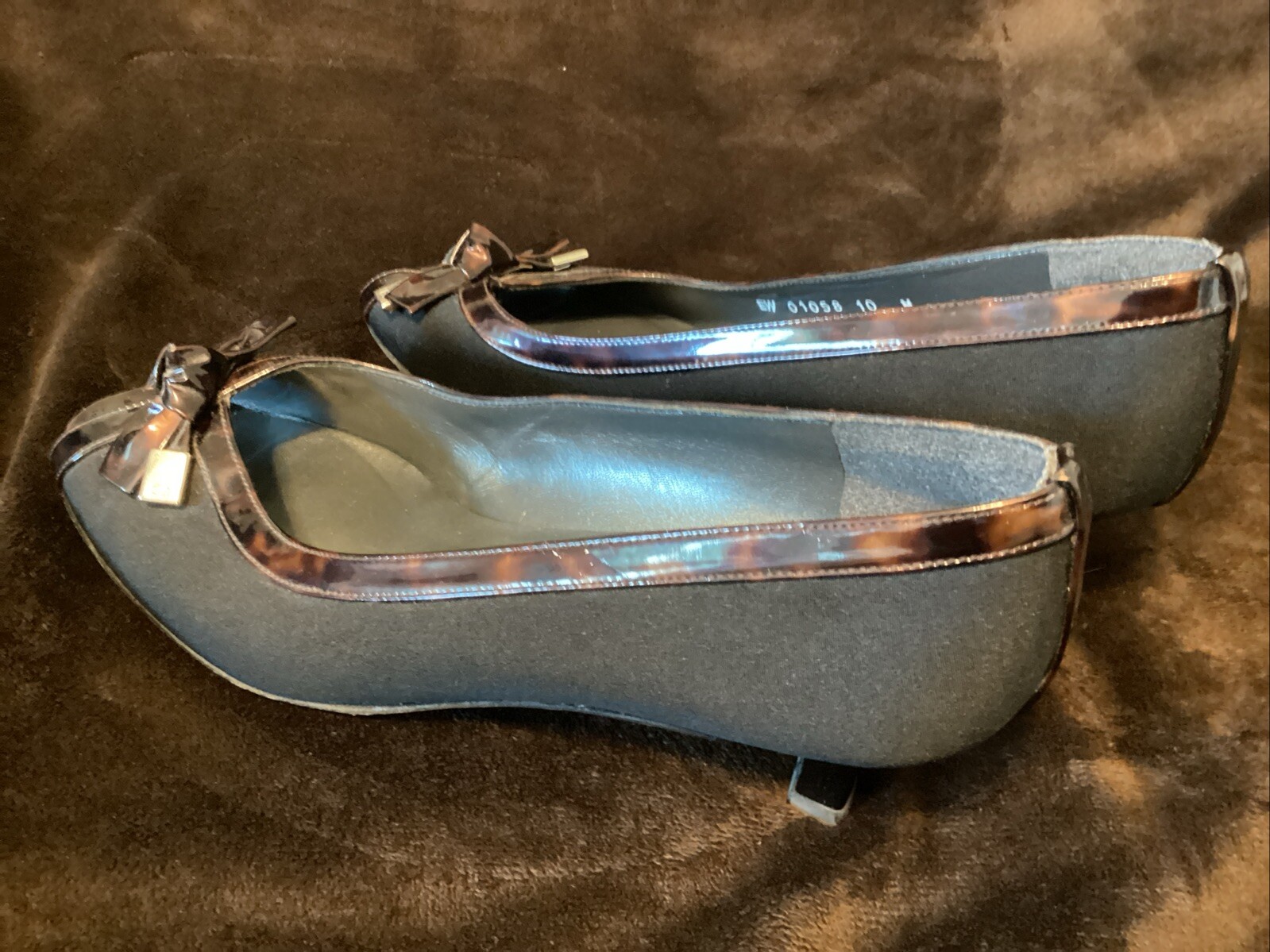 Stuart Weitzman Shoes Women’s Black Satin 10 M Peep Toe 1-3/4” Inch Heel, Bows