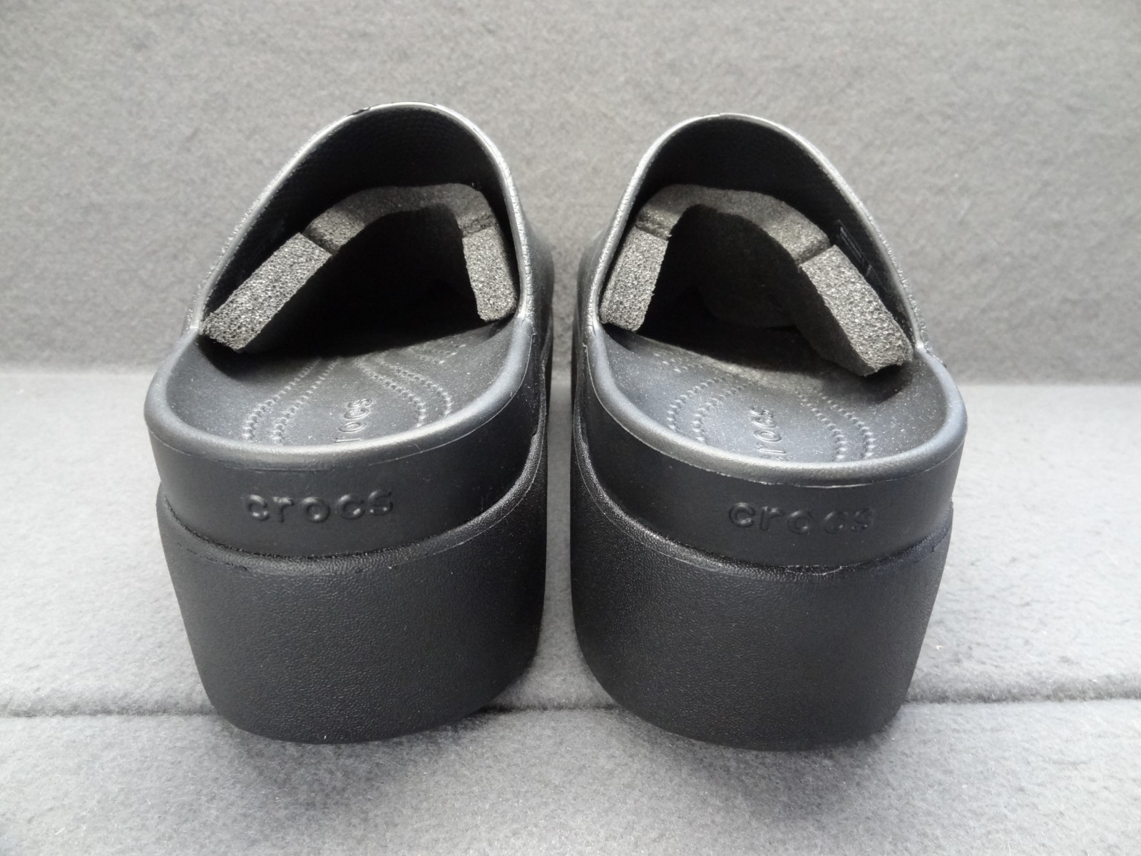 NEW Crocs Women 9 Dylan Black 2.2″ Platform Slip-On Clogs Retro Croslite 209869