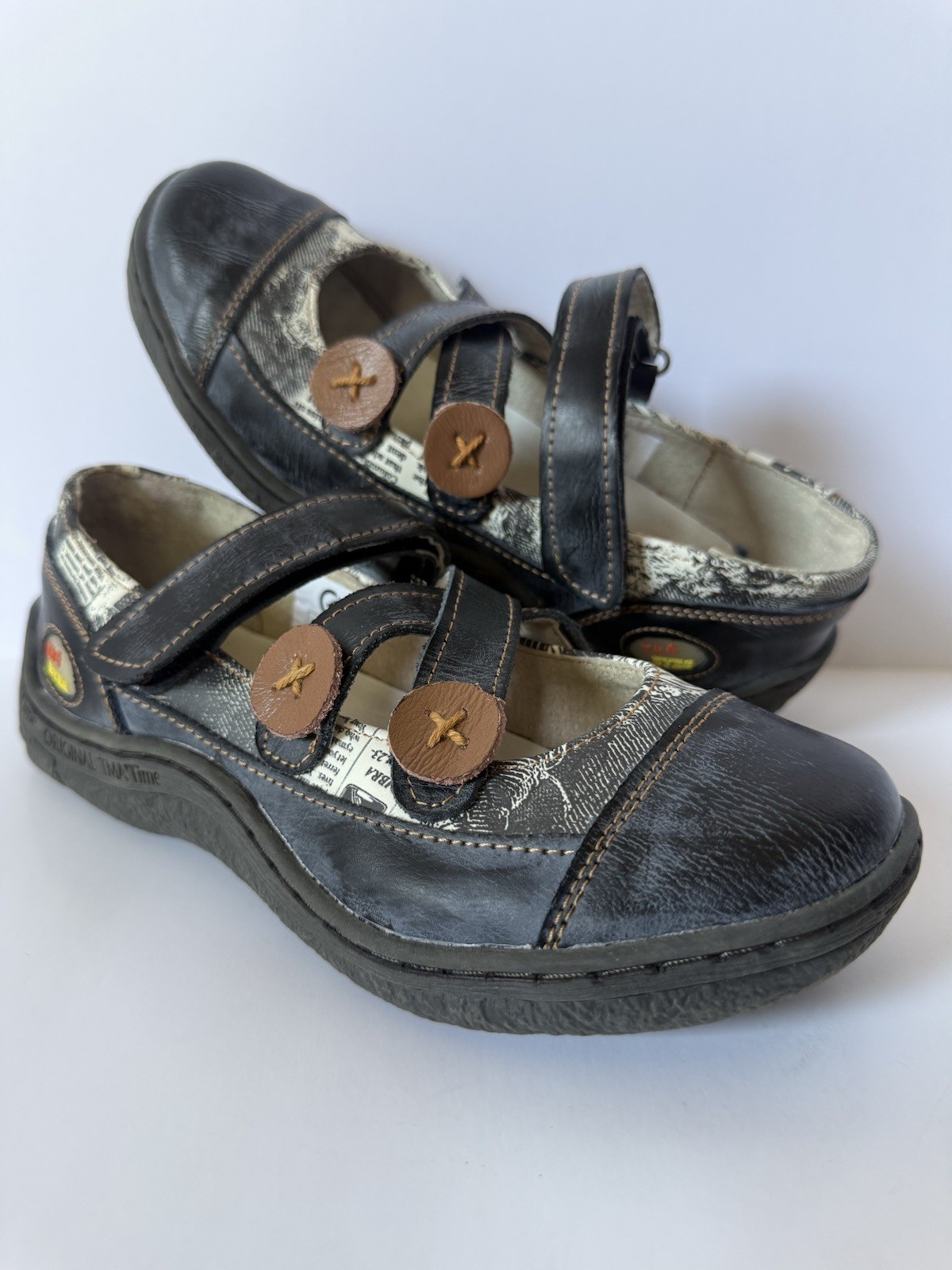 TMA Eyes Blue Black Leather Newspaper Mary Jane Shoes Women’s 7.5 Germany