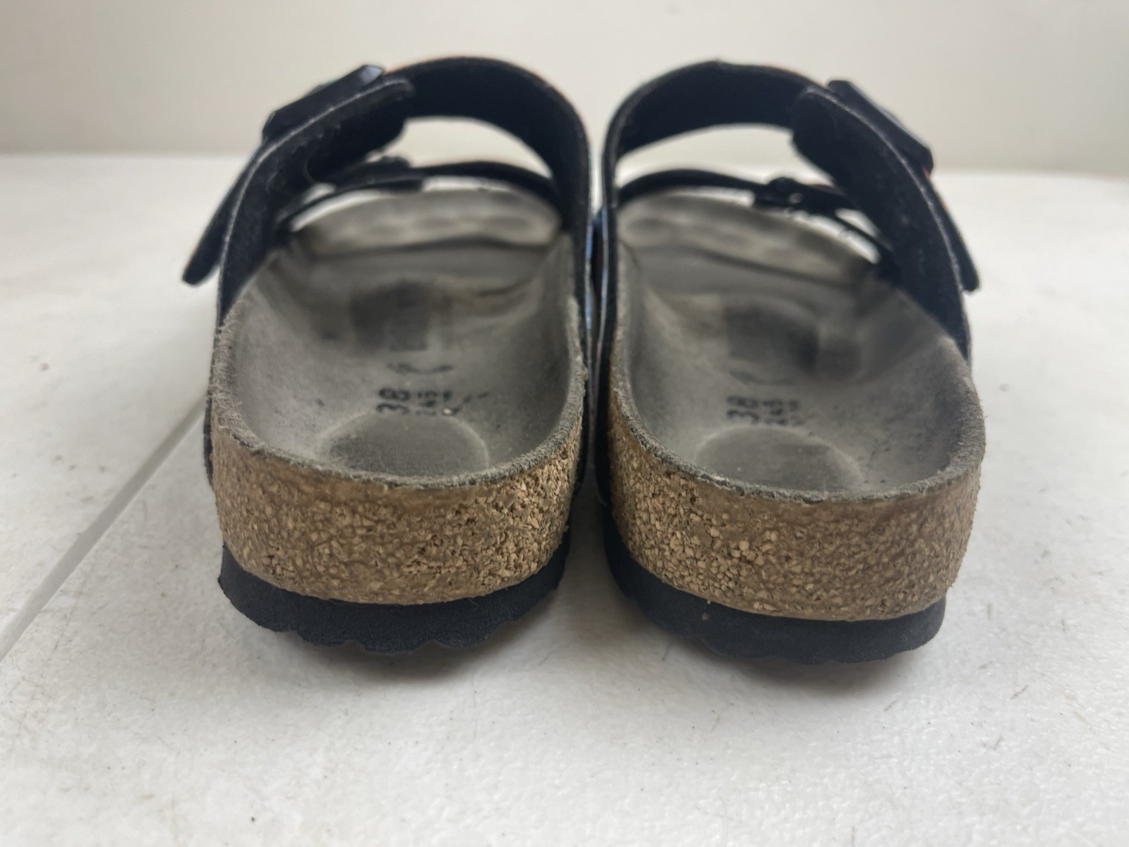 EUC Birkenstock Arizona Geo Print Sandals EU38/US7 Narrow