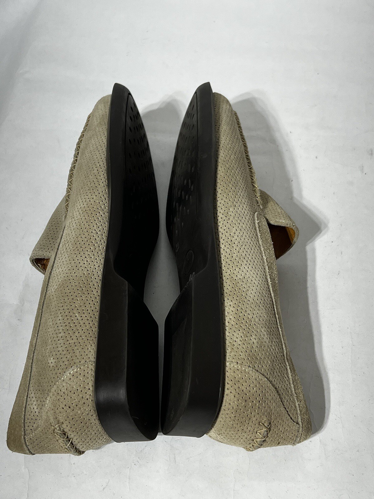 tommy bahama women 8 M Brown Tan suede slip on loafer Business Casual shoe