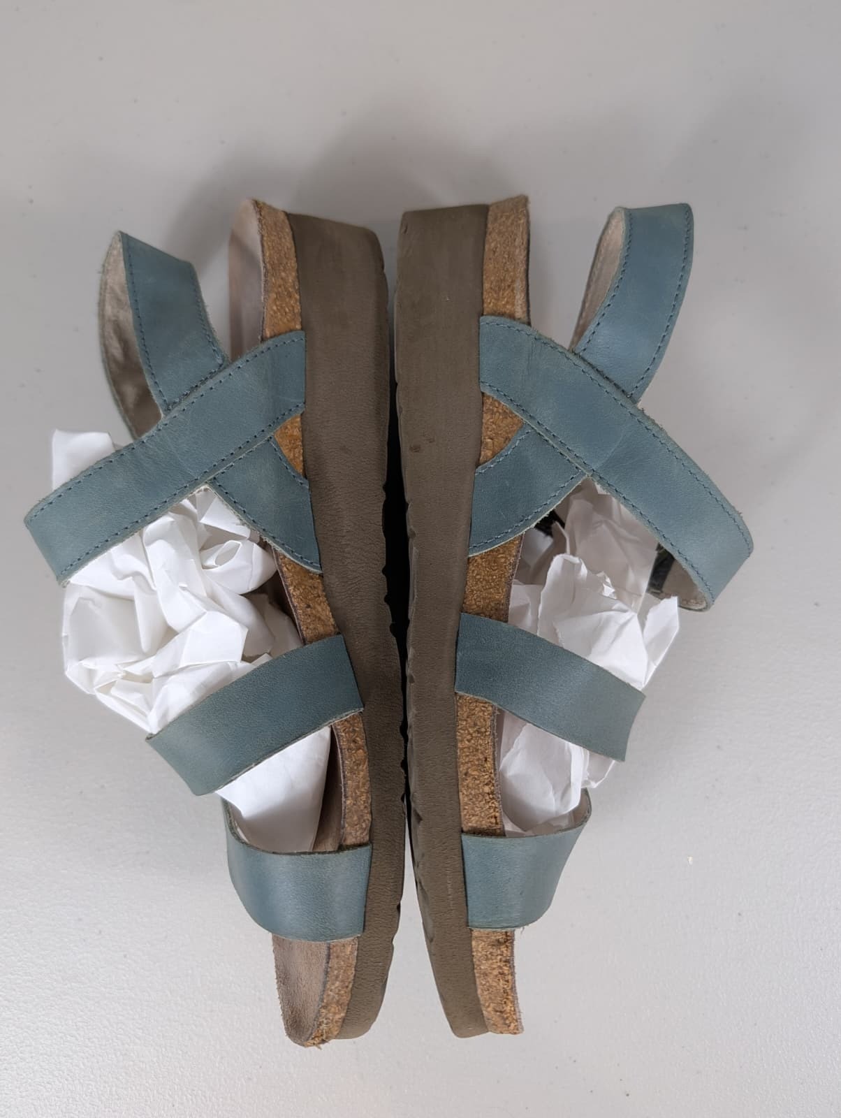 Naot Women’s Kayla green leather sandals size 8