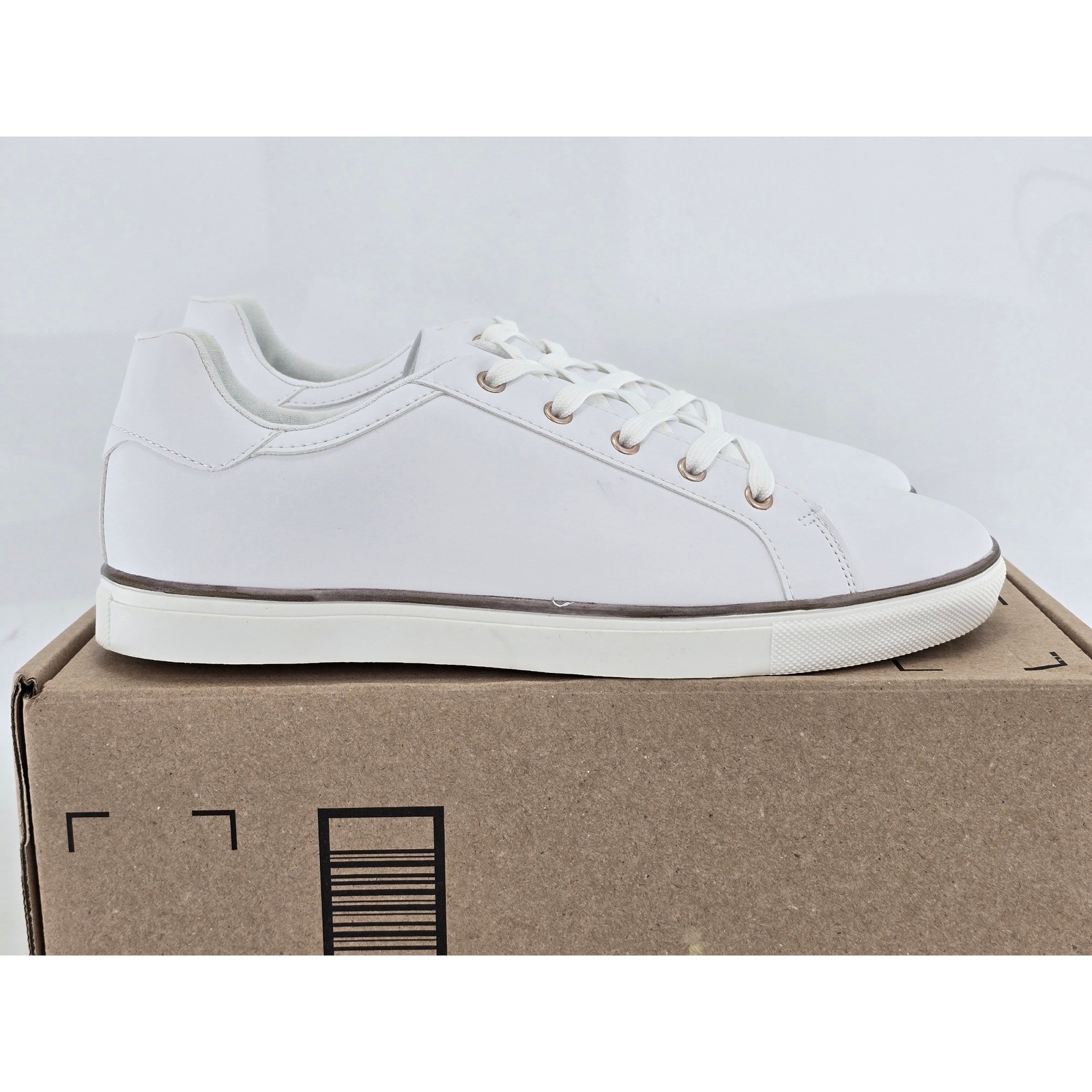 Evans Net Strap Sneaker Womens Size 11 E Wide White Lace Up Casual – Excellent