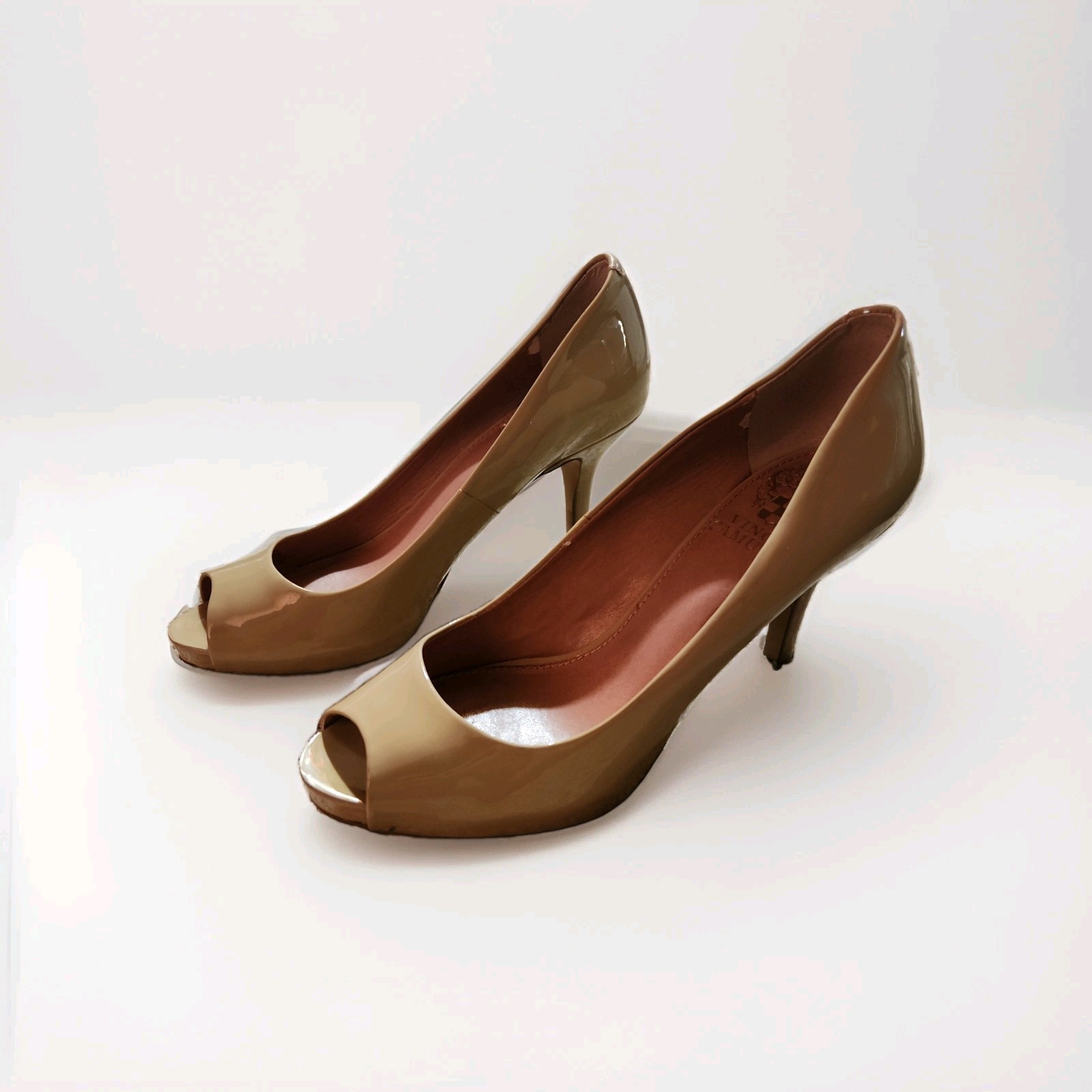 Vince Camuto Beige Patent Leather Peep Toe Stiletto Pumps Women’s Size 6M
