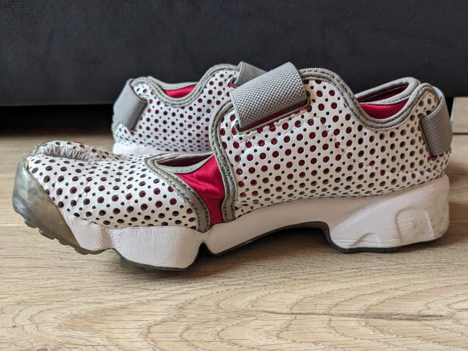 Nike Rift Tabi Y2K Sandals Size EUR 40.5