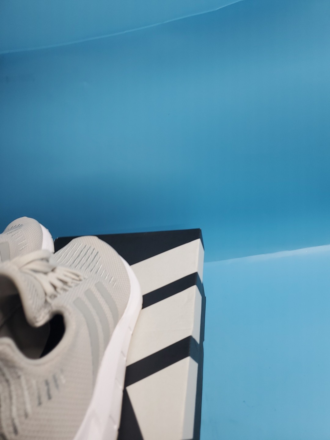 Adidas Swift Run 1.0 Cloud White W – Women’s Size 7.5