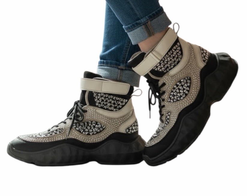 Cape Robbin Hightop Streetwear Meets Glam Iridescent Rhinestone Sneaker Sz 7