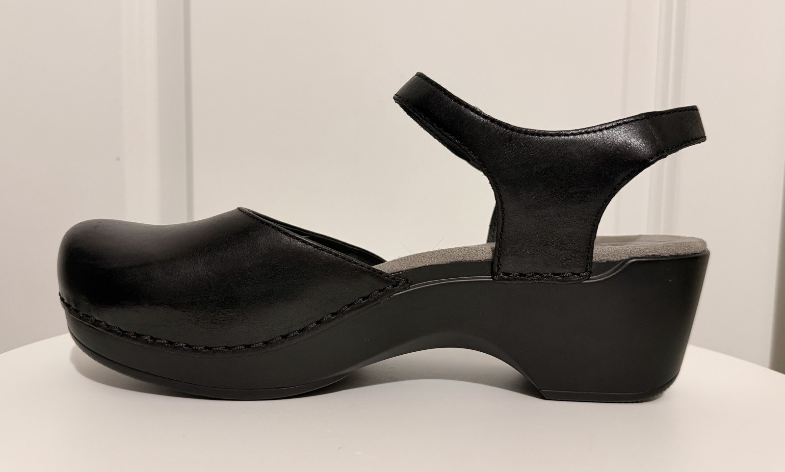Dansko Black Sam Soft Full Grain Leather Mary Jane’s, Size 42EU / 11.5-12US