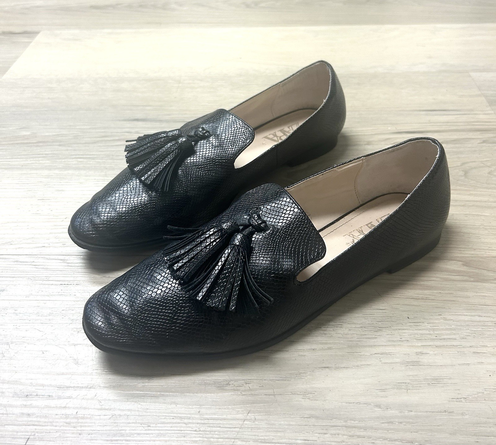Zara Tassel Loafers Women Sz 10 EU 41 Black Pebbled Slip On Workwear Minimalist