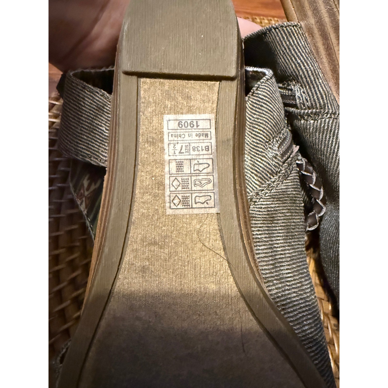 Blowfish Malibu Babie Smokey Grey Canvas Ankle Strap Sandals Womens 7.5