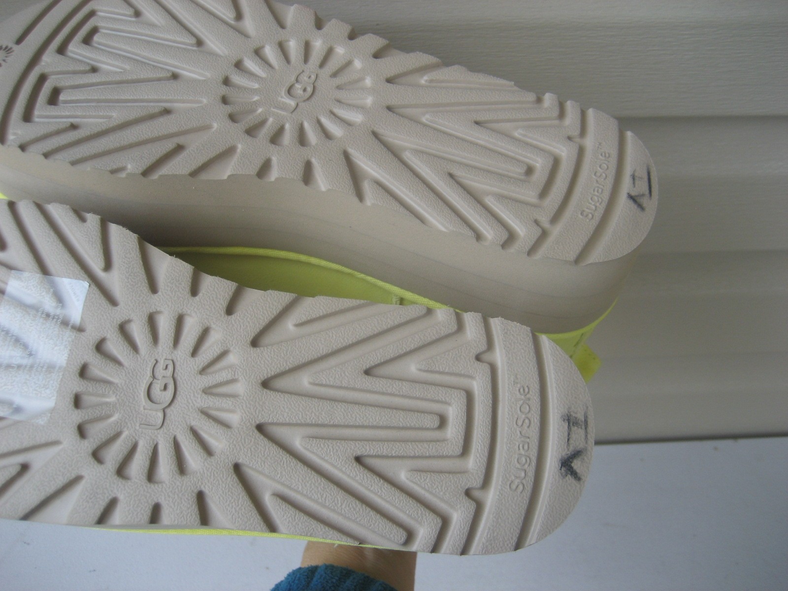 UGG Women’s Classic Ultra Mini Platform Yellow Boots Size 12 1135092 NEW $169