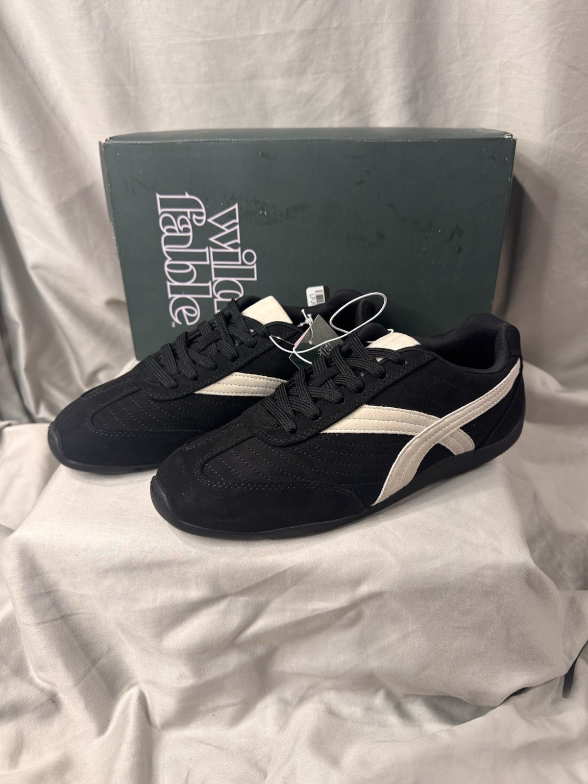 Wild Fable Women’s Chandler Sneakers Black [A28]