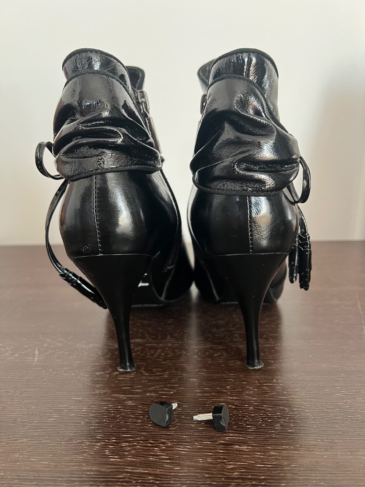 Basconi Black Boots EU 35 Ankle Silver Bow Patent Leather Heels Good Condition