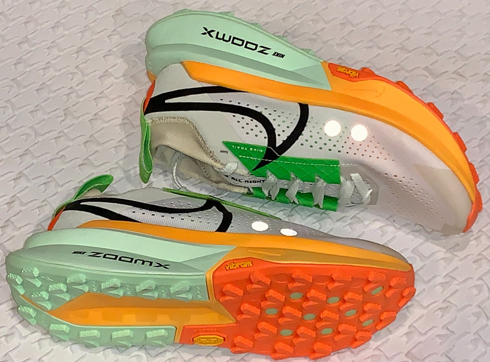 NIKE Zegama 2 Summit White Green Orange Black Trail Running Shoes Womens Sz 7.5
