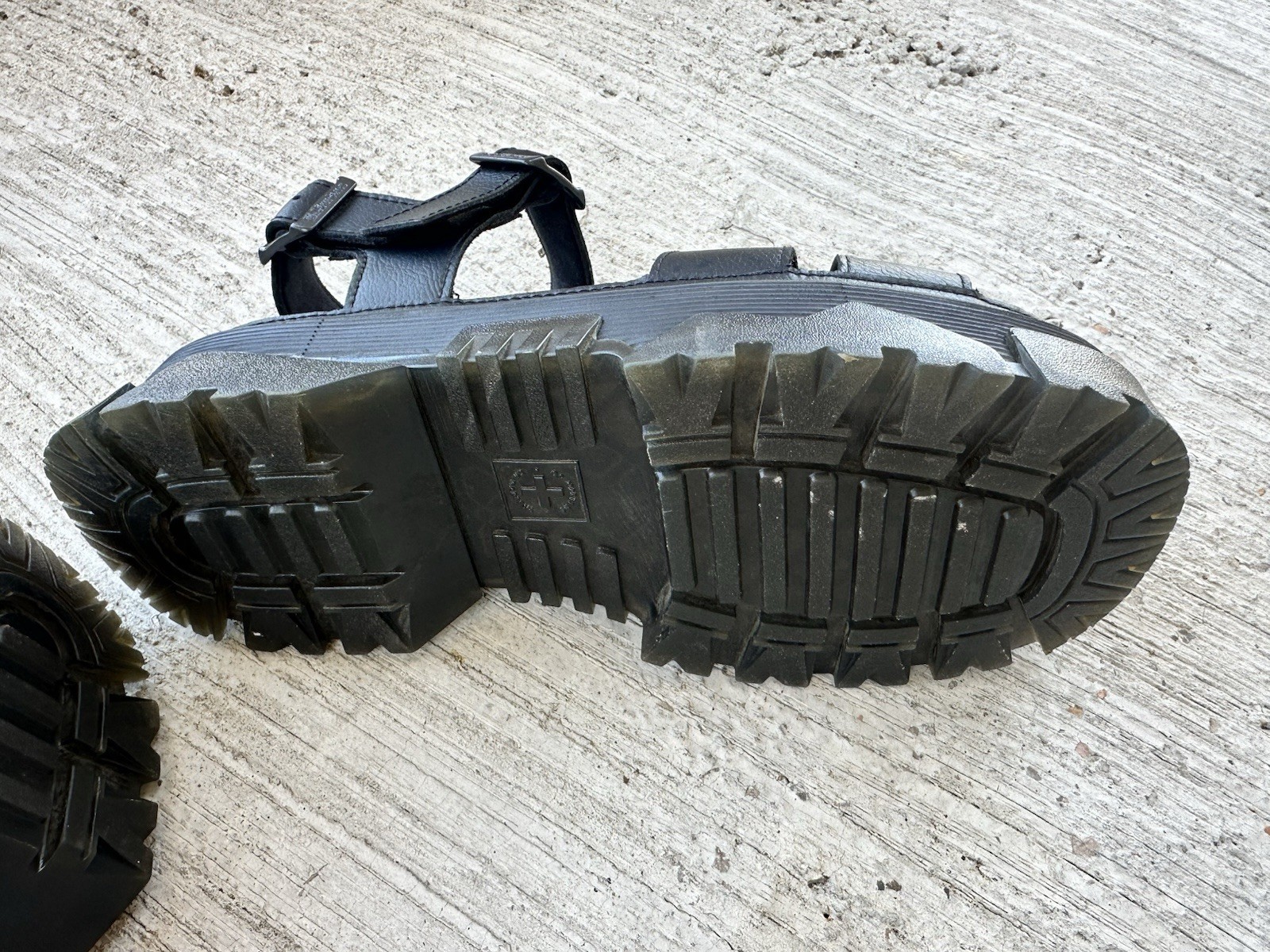 Dr. Martens Mattison 2 Strap Platform Sandals Black Leather Women’s Used
