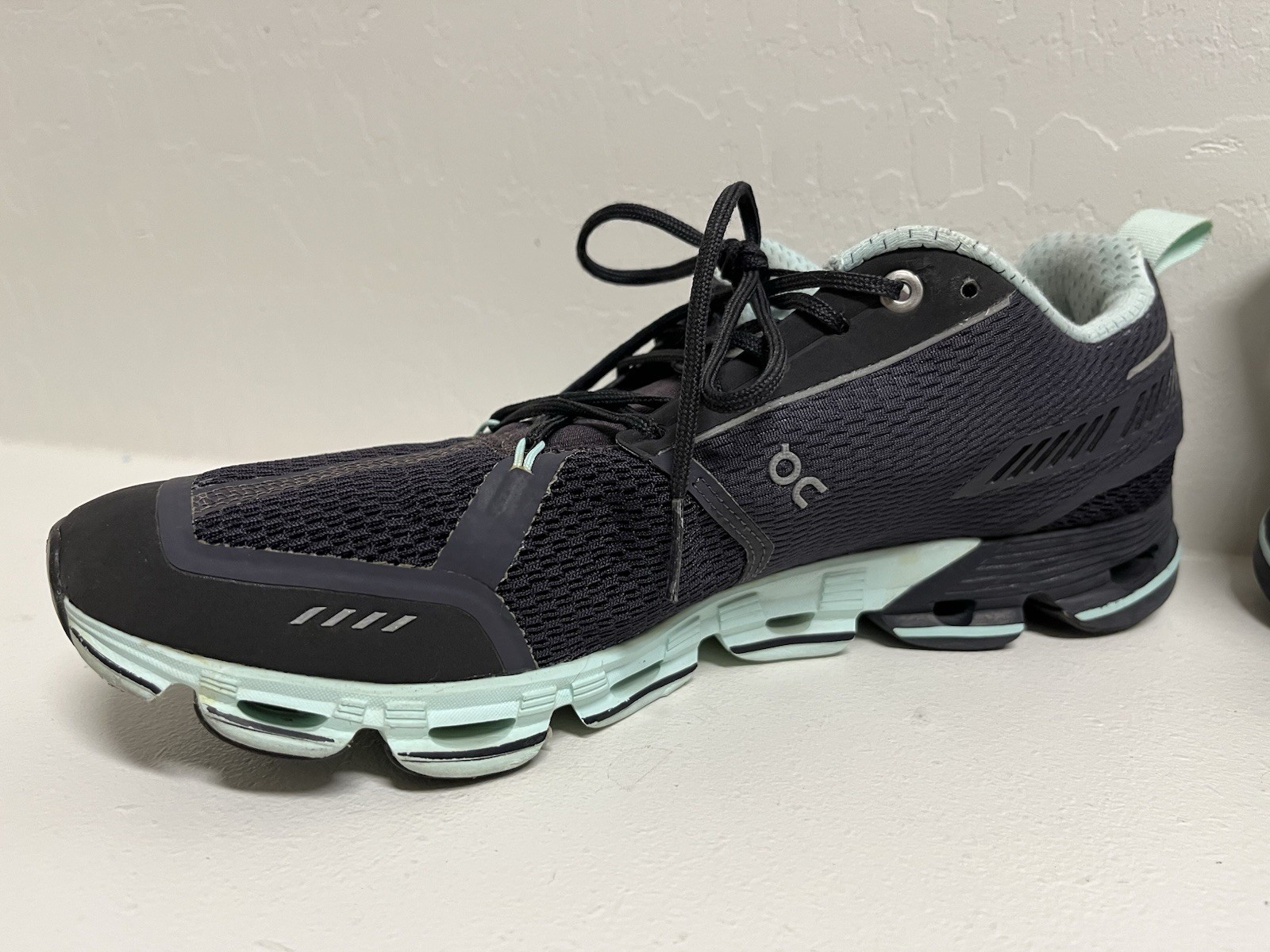 OnCloud Cloudflyer Womens Size 9.5 Black Mint Cloudtec Running Shoes Sneakers