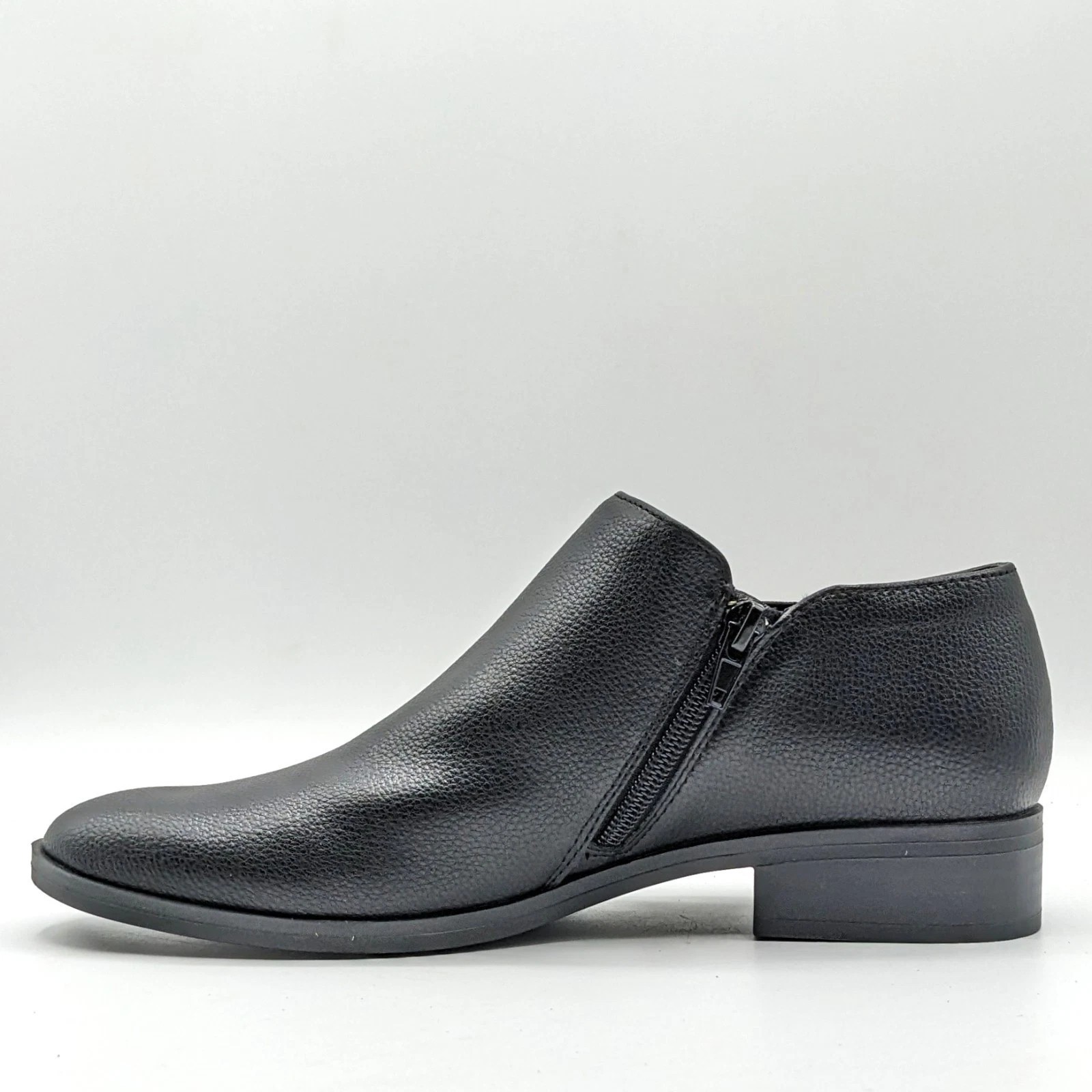 Kensie “Sammy” Faux Pebbled Leather w/ Block Heel & Side Zip Closure (Black) NEW