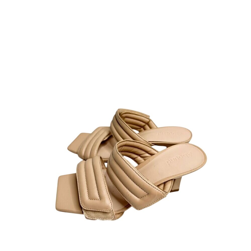 Abound Carly Tan Beige Quilted Padded Square Toe Flared Heel Sandals Mules 6M